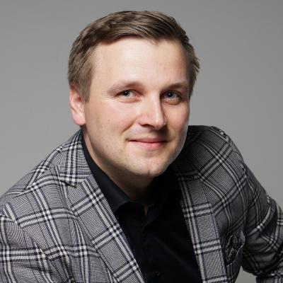 Dr Wojciech Strzelczyk